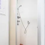 Apartment Renting - 6c France - Chic Pedestrian Zone Sea Massena