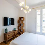Prestige Sur La Promenade Des Nice