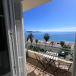 Prestige Sur La Promenade Des