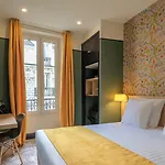 Hotel De France, Un Ammi