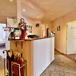 Hotel Victor Hugo 2*