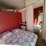 2 Pieces Avec Balcon Au Port De Nice