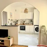 Pres De La Et La Promenade Des Apartment