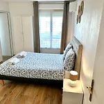 Peaceful Apartment In Nice With Terrace, Parking