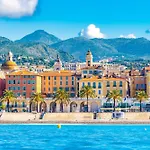 Fabron Studio Et Residence De Luxe Avec Piscine