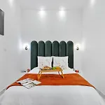 2 Room - City Centre - Terrace - Wi-Fi - Air Conditioning