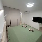 Neuf 3p- Proche & Aeroport Apartment *