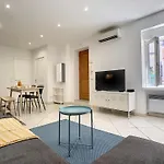 Nestor&Jeeves - Urban Sun - Central - Close Sea