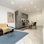 Nestor&jeeves - Urban Sun - - Close Sea Apartment
