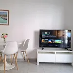 Beautiful 43M2 With Two Double Beds Everything Nearby