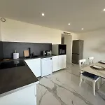 Apartment Sea View, Modern And Terrace *