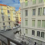 ⁂ Petit nid design au centre de Nice