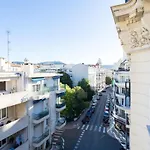 L10 Staywizus - Suite Clemenceau Central, Next Train Station