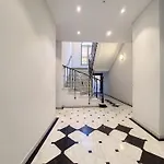 Nestor&jeeves - To Meet - Floor - Apartment