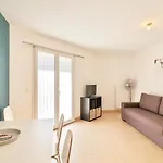 Joli 2 Pieces Nicois Avec Terrasse Ensoleillee