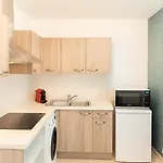 Joli 2 Pieces Nicois Avec Terrasse Ensoleillee