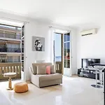Pretty 1 Bdr By The Sea