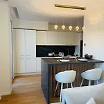 Le Palais Diane - Cosy, Moderne Et Climatise Apartment