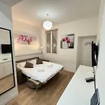 Au Coeur Du Vieux Nice, Superbe Refait A Neuf Apartment *