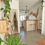 Jungle Boheme - A 3 Min De La Promenade Des A Pieds Apartment *