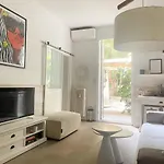 Appartment With Private Garden In City Center Nice