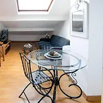 Signature Deluxe Apartment, Nice City Centre