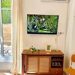 Apartment Under The Citrus Trees *