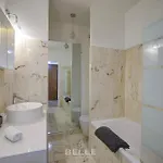 Grand Apartment *