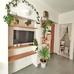 Jungle Boheme - A 3 Min De La Promenade Des A Pieds Apartment