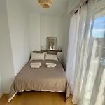 Terrasse Ensoleillee Sur Les Toits De Nice