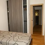 Le Palais Diane - Cosy, Moderne Et Climatise Apartment