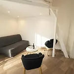 Cozy Studio, Balcony & Ac, Heart Of Apartment *