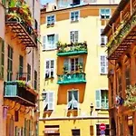 Au Coeur Du Vieux Nice, Superbe Refait A Neuf Apartment