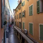 Apartment En Plein Coeur De La Vieille A *