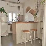 Jungle Boheme - A 3 Min De La Promenade Des A Pieds Apartment