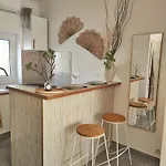 Jungle Boheme - A 3 Min De La Promenade Des A Pieds Apartment