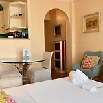 Riviera: Hyper-central With Sea-view Balcony