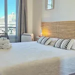 Apartment Riviera: Seaside Elegance On Promenade Des