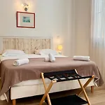 Aparthotel Riviera - Loft Gilly 1 - Old Town - 100 M Plage De La Promenade Des Anglais - Superbe Grand Studio Ac
