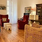 Riviera: Spacious Old Town Near 3*