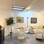 A 100 M De La Avec Stationnement Gratuit Apartment