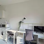 Lx144 Bright & Refined Studio Wifi Mobility Lease