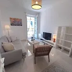 Spacious With Balcony - Center Apartment *
