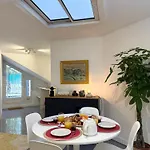 A 100 M De La Avec Stationnement Gratuit Apartment