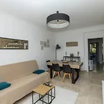 Breathtaking Panoramic View Of ! Apartment *