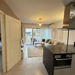 Cozy In The Heart Of Apartment *