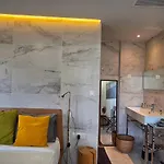 Le Petit Trianon Et Le Charme Des Suites