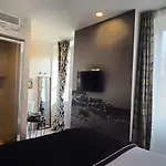 Le Petit Trianon Et Le Charme Des Suites