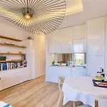 Grand H -f2, Face Vieux- Nice, Terrasse, Ascenseur, Climatisation, Terrace - Center Nice