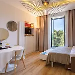 Grand H -f2, Face Vieux- Nice, Terrasse, Ascenseur, Climatisation, Terrace - Center Apartment *